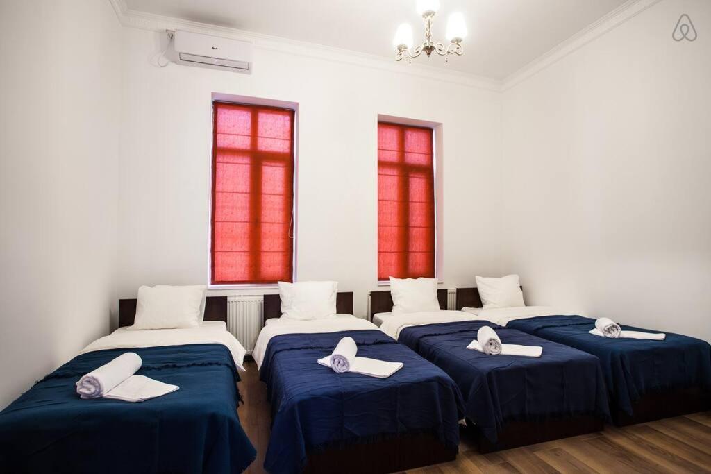 The Castle Of Piata Romana Hostel Βουκουρέστι Εξωτερικό φωτογραφία